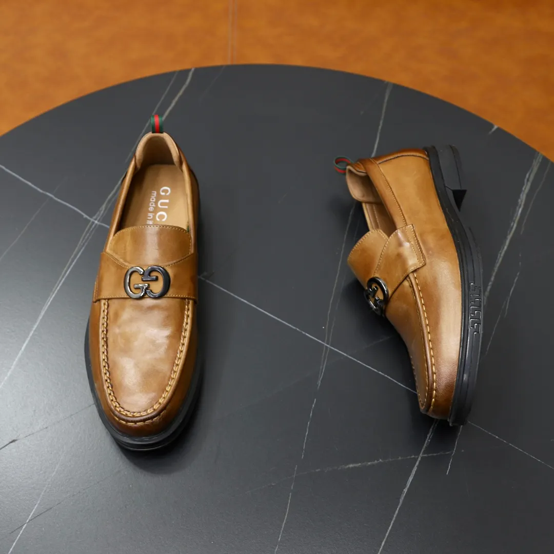 Men's shoes: 250🙅‍♂️🙅‍♂️🙅‍♂️Niuli Brand: GUCCI Size: 38-44 (45 can be customized) Level: Counter classic Material: Original soft cowhide upper Comfortable cowhide lining Original lightweight outsole Style category: Business casual footwear Driving leather shoes Color: Actual picture color